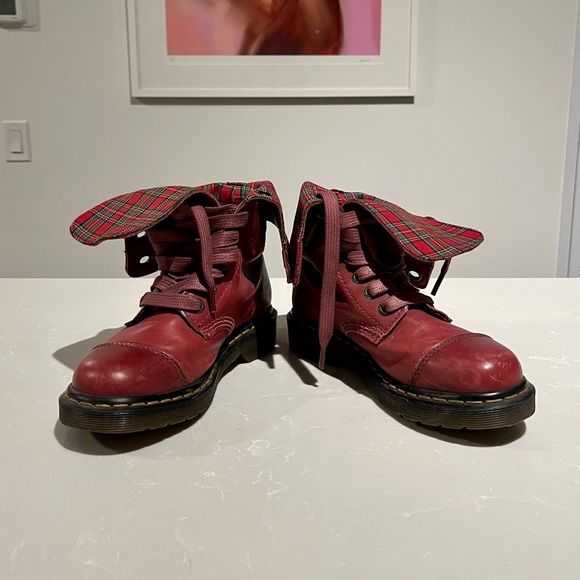 Dr. Marten’s Fold Over Boots - Picture 2 of 13